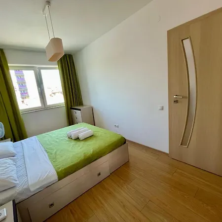 Apartmán Yamaluxe - Between The Lakes - Close To Iulius Mall *