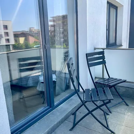 Yamaluxe - Between The Lakes - Close To Iulius Mall