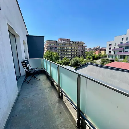 Apartmán Yamaluxe - Between The Lakes - Close To Iulius Mall *